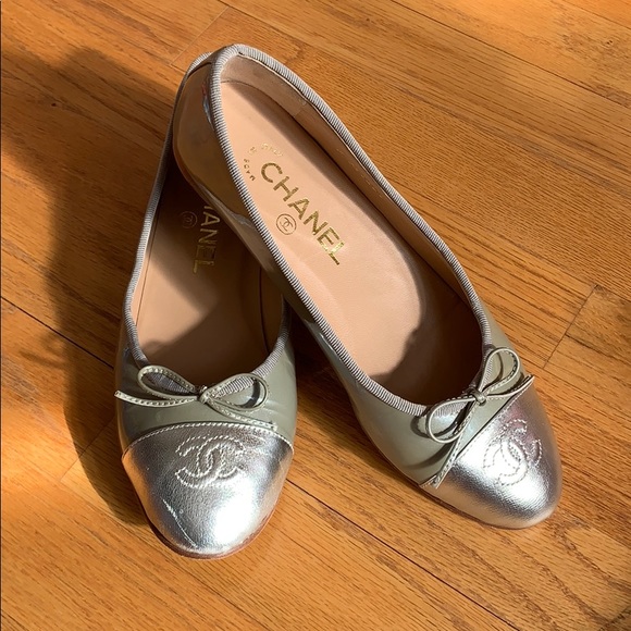 Chanel Dounble C Silver Grey Pearl Ballet Flats - Picture 3 of 8